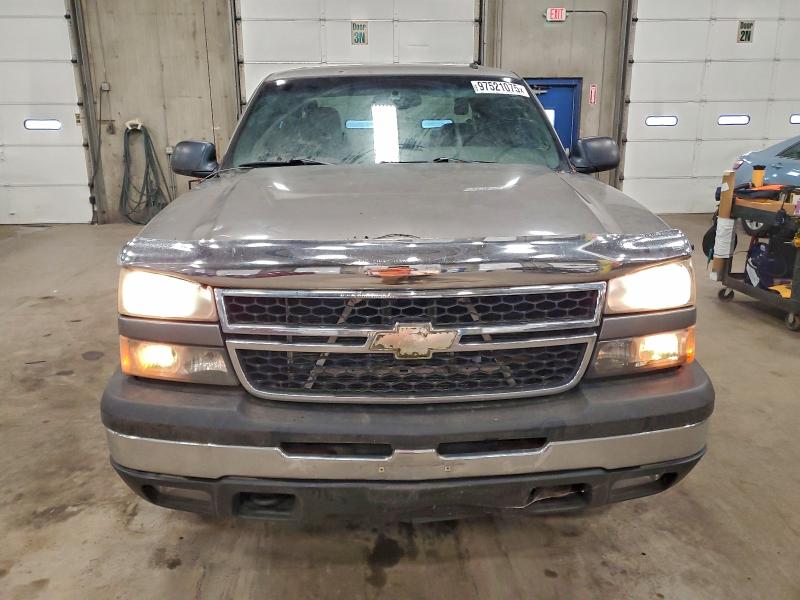 Photo 5 from auction – 2006 CHEVROLET SILVERADO with VIN 2GCEK13T961216051