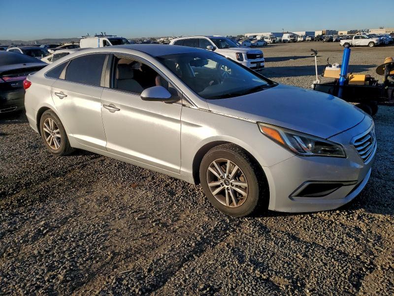 Photo 4 from auction – 2016 HYUNDAI SONATA SE with VIN 5NPE24AF6GH300973
