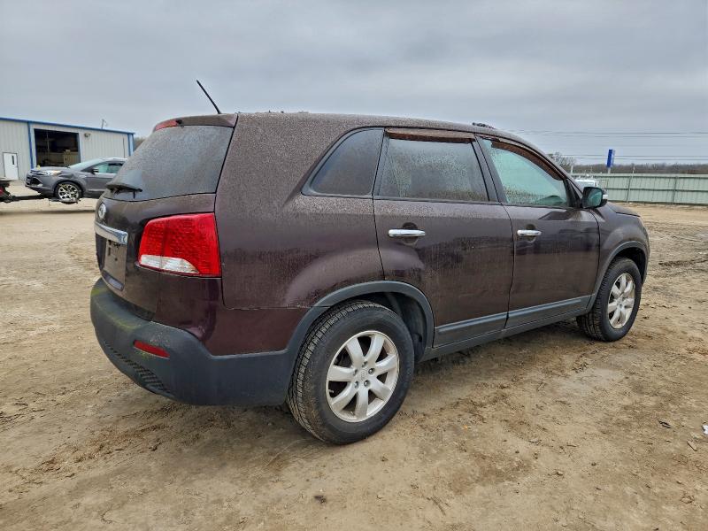 Photo 3 from auction – 2011 KIA SORENTO with VIN 5XYKT4A20BG139713