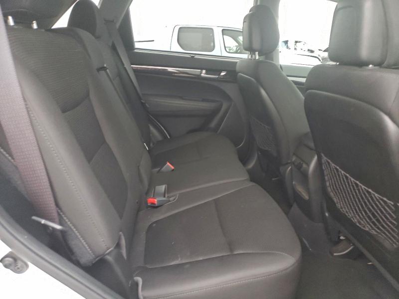 Photo 11 from auction – 2014 KIA SORENTO LX with VIN 5XYKT3A69EG454253