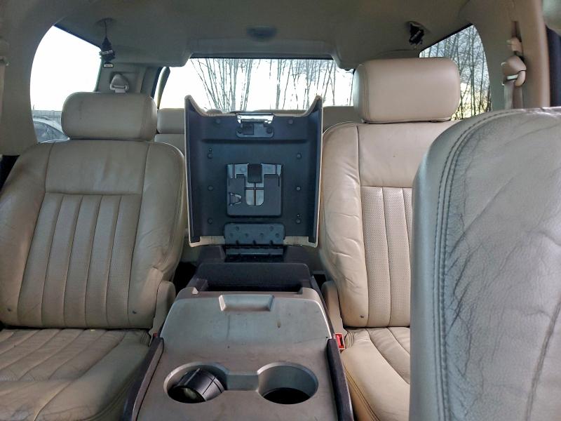 Photo 10 from auction – 2003 LINCOLN NAVIGATOR with VIN 5LMFU28R93LJ08626