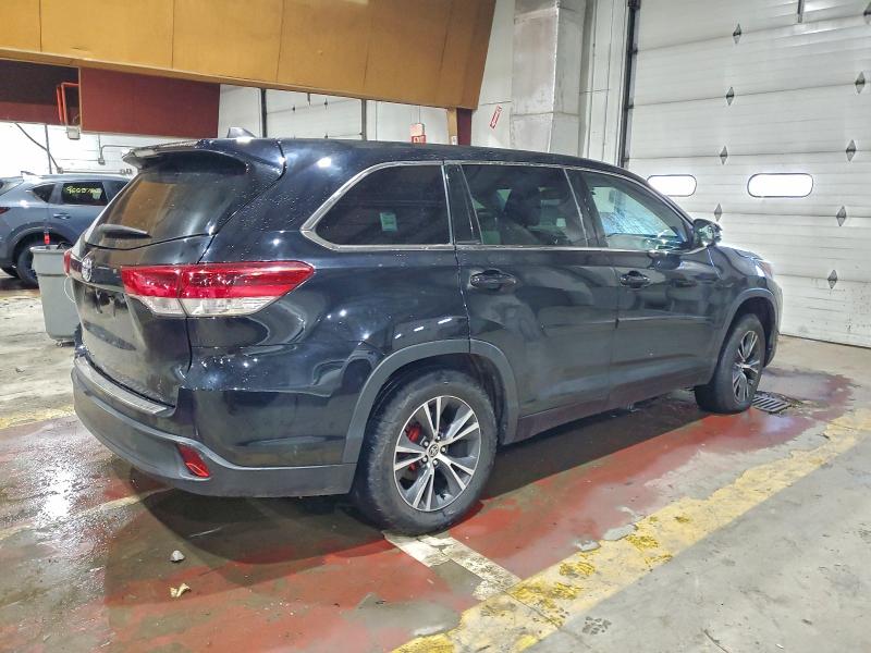 Photo 3 from auction – 2017 TOYOTA HIGHLANDER with VIN 5TDZARFH2HS025822