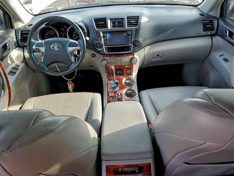 Photo 8 from auction – 2013 TOYOTA HIGHLANDER with VIN 5TDDK3EH1DS232153