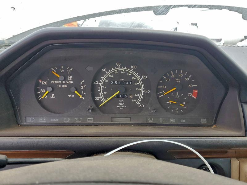 Photo 9 from auction – 1994 MERCEDES-BENZ E 320 with VIN WDBEA92E8RF282557