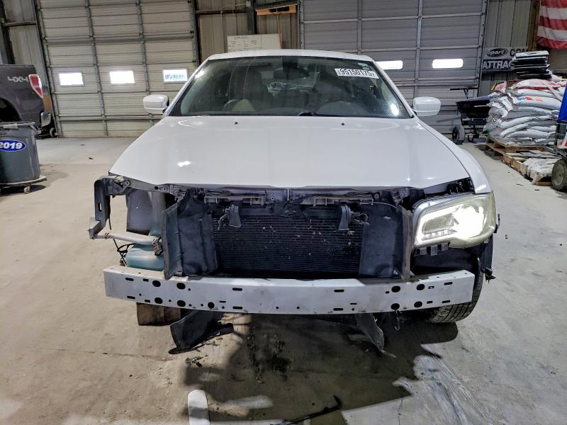 Photo 5 from auction – 2015 CHRYSLER 300 LIMITE with VIN 2C3CCAAG0FH841976