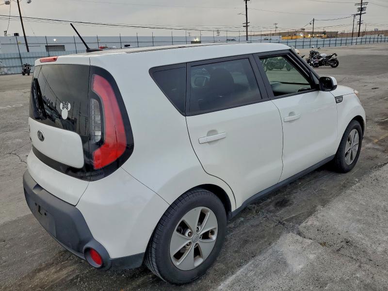 Photo 3 from auction – 2016 KIA SOUL with VIN KNDJN2A22G7389226