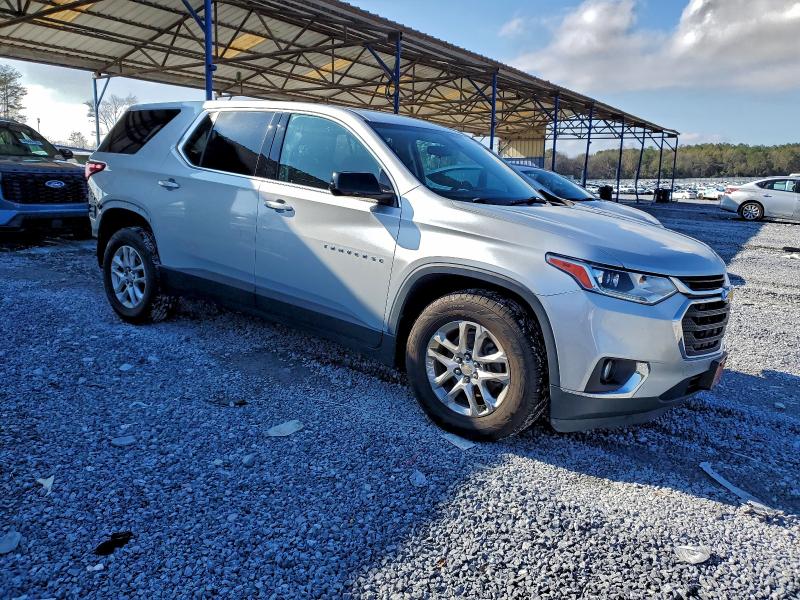 Photo 4 from auction – 2019 CHEVROLET TRAVERSE L with VIN 1GNERFKWXKJ205152