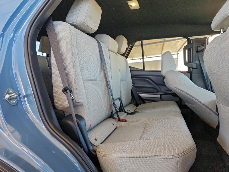 Photo 11 from auction – 2025 TOYOTA 4RUNNER with VIN JTEVA5AR0S5008548