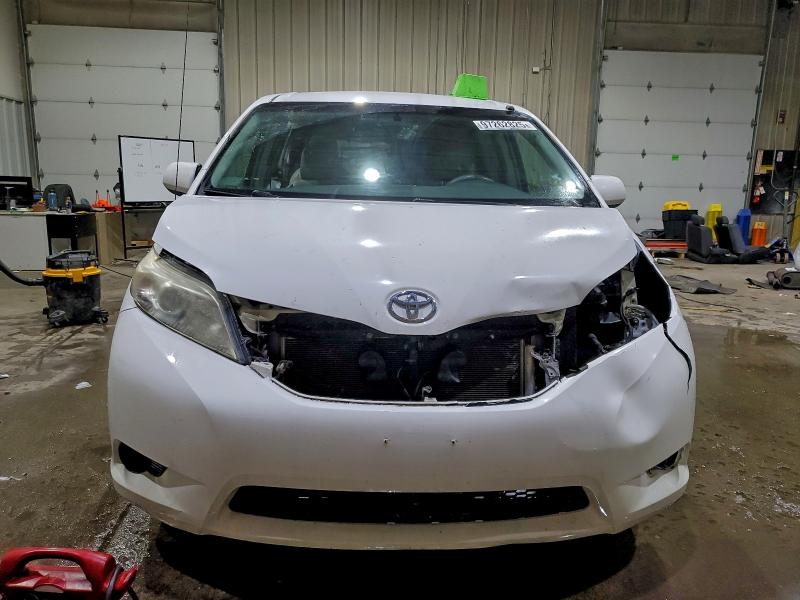 Photo 5 from auction – 2013 TOYOTA SIENNA LE with VIN 5TDKK3DCXDS306134