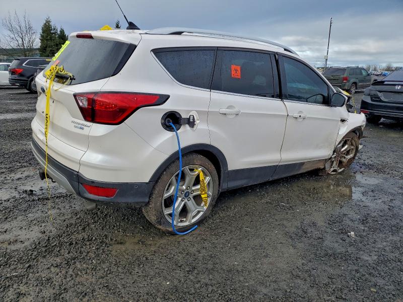 Photo 3 from auction – 2019 FORD ESCAPE TIT with VIN 1FMCU9J94KUA35201