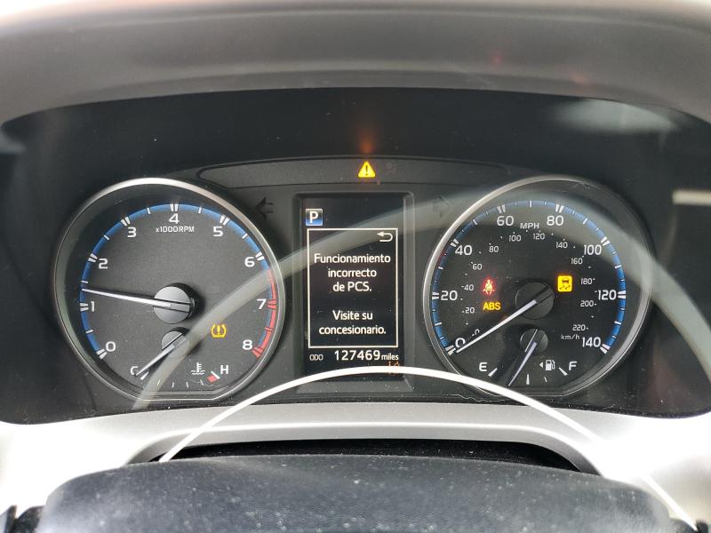 Photo 9 from auction – 2018 TOYOTA RAV4 LE with VIN JTMZFREV2JJ177627
