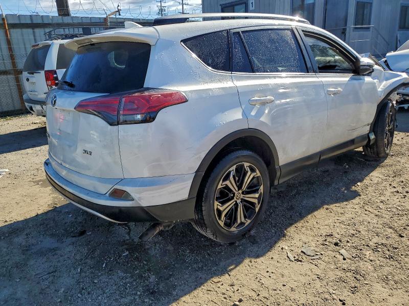Photo 3 from auction – 2018 TOYOTA RAV4 ADVEN with VIN JTMWFREV4JJ162002