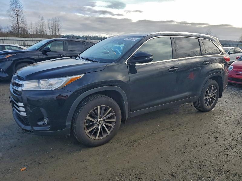 TOYOTA HIGHLANDER 2019 with VIN 5TDJZRFH5KS747444 - Photo from auction