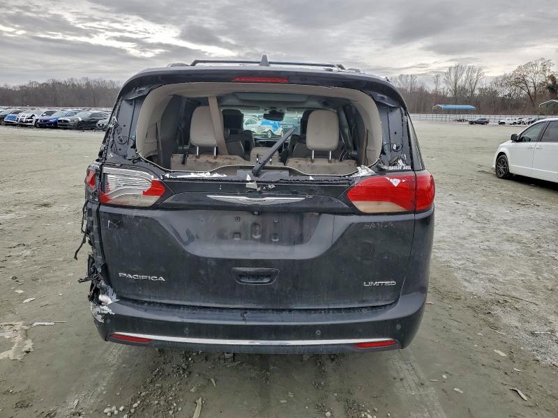Photo 6 from auction – 2017 CHRYSLER PACIFICA L with VIN 2C4RC1GG0HR619920