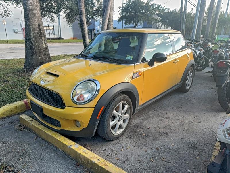 Photo 2 from auction – 2007 MINI COOPER S with VIN WMWMF73537TT86015