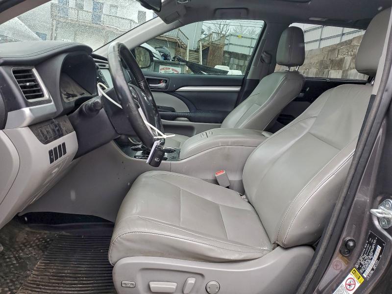Photo 7 from auction – 2015 TOYOTA HIGHLANDER with VIN 5TDJKRFHXFS109085