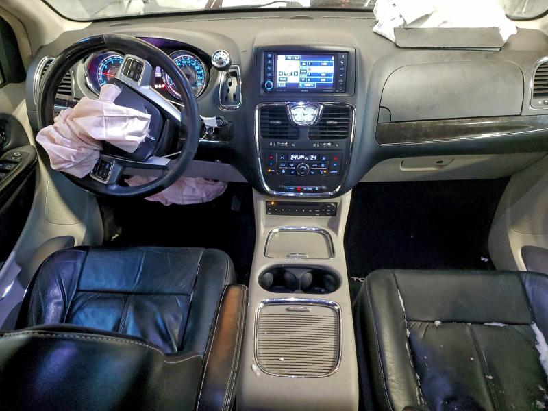 Photo 8 from auction – 2013 CHRYSLER TOWN & COU with VIN 2C4RC1GG4DR548134