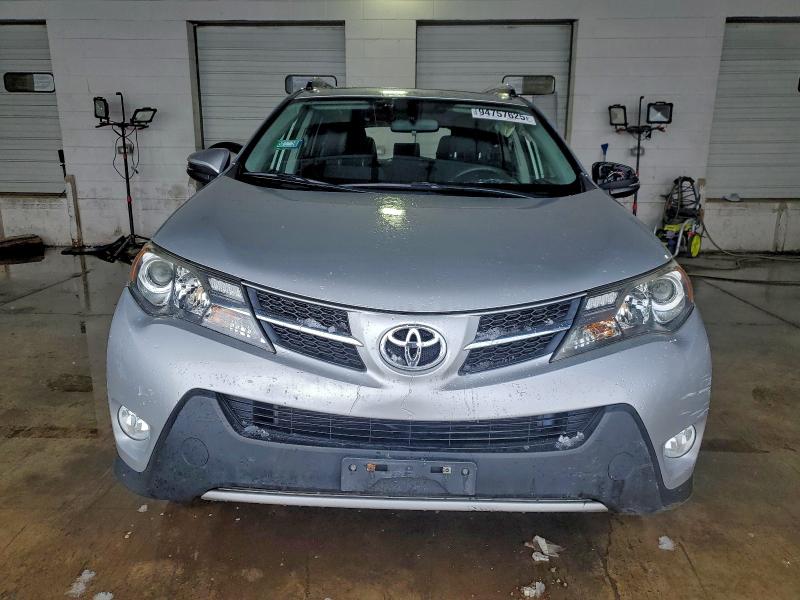 Photo 5 from auction – 2015 TOYOTA RAV4 XLE with VIN JTMRFREVXFD124924