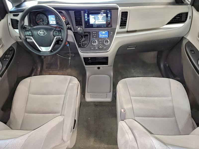 Photo 8 from auction – 2017 TOYOTA SIENNA with VIN 5TDZZ3DC0HS828402