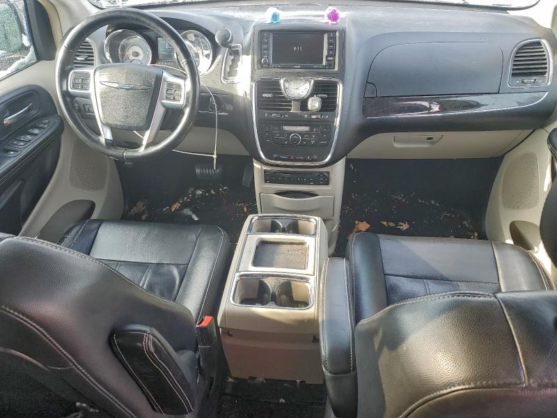 Photo 8 from auction – 2011 CHRYSLER TOWN & COU with VIN 2A4RR8DG8BR714447