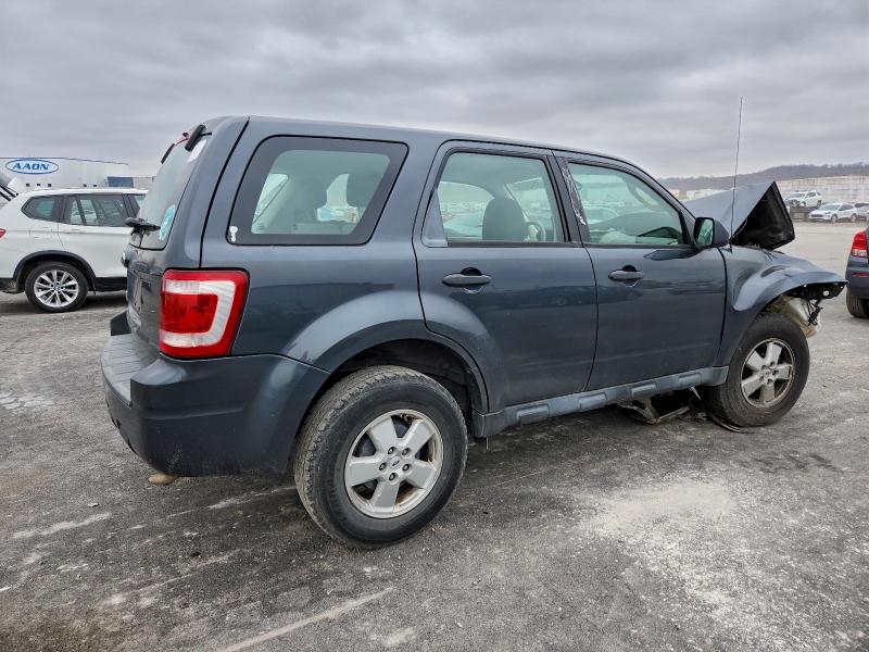 Photo 3 from auction – 2009 FORD ESCAPE with VIN 1FMCU02759KA19989
