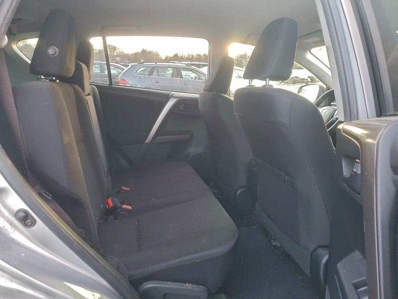 Photo 11 from auction – 2018 TOYOTA RAV4 LE with VIN JTMBFREV3JJ196365