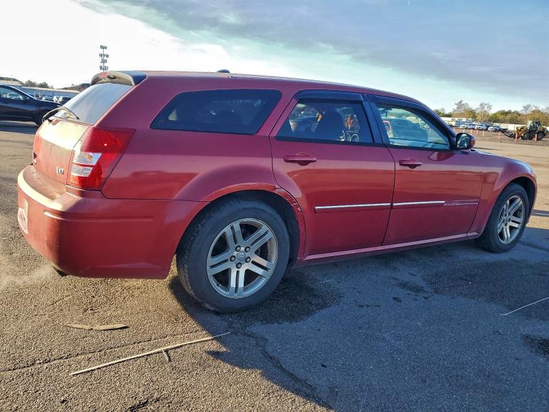 Photo 3 from auction – 2005 DODGE MAGNUM SXT with VIN 2D8FV48V25H677056