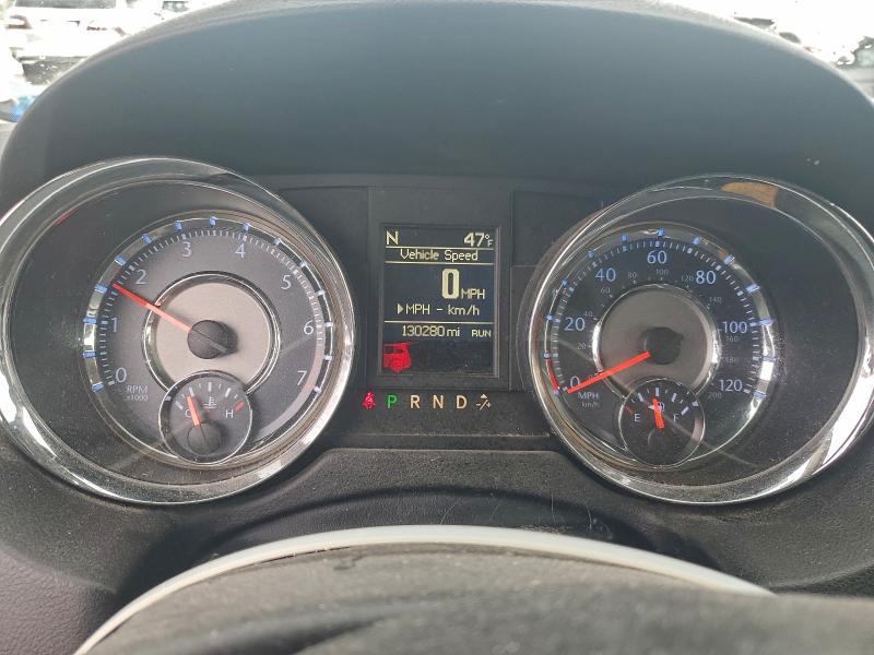 Photo 9 from auction – 2014 CHRYSLER TOWN & COU with VIN 2C4RC1BG8ER435554