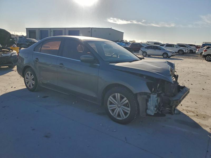 Photo 4 from auction – 2017 VOLKSWAGEN JETTA with VIN 3VW2B7AJ1HM414672