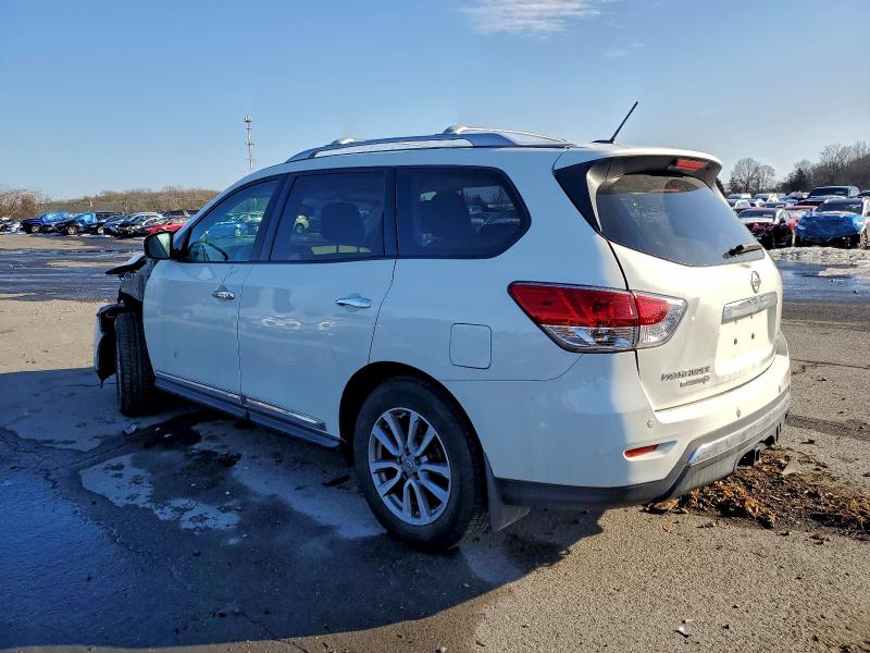 Photo 2 from auction – 2015 NISSAN PATHFINDER with VIN 5N1AR2MM4FC690793
