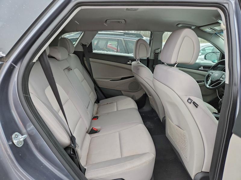 Photo 11 from auction – 2018 HYUNDAI TUCSON SEL with VIN KM8J3CA4XJU744032