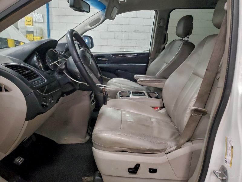 Photo 7 from auction – 2013 CHRYSLER TOWN & COU with VIN 2C4RC1BG4DR705393