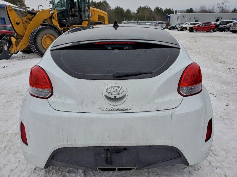 Photo 6 from auction – 2017 HYUNDAI VELOSTER with VIN KMHTC6AD6HU321338