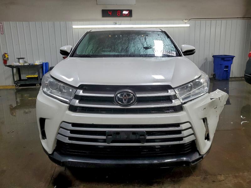 Photo 5 from auction – 2019 TOYOTA HIGHLANDER with VIN 5TDBZRFH9KS703595