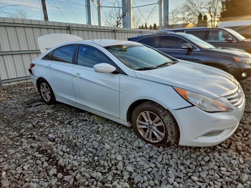 Photo 4 from auction – 2013 HYUNDAI SONATA GLS with VIN 5NPEB4AC8DH774103