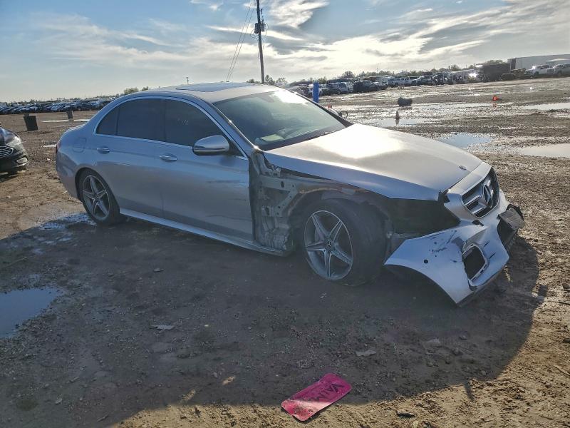Photo 4 from auction – 2018 MERCEDES-BENZ E 300 with VIN WDDZF4JB8JA301565