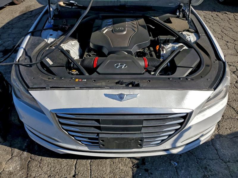 Photo 11 from auction – 2015 HYUNDAI GENESIS with VIN KMHGN4JF3FU085178
