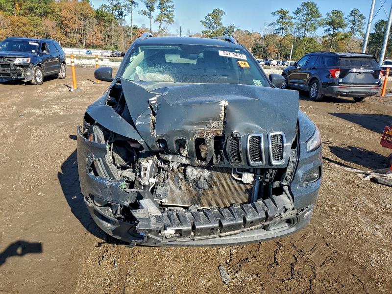 Photo 5 from auction – 2018 JEEP CEROKEE with VIN 1C4PJLLB8JD605615