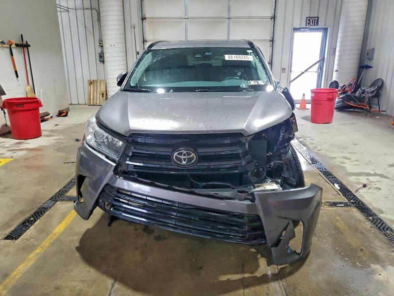 Photo 5 from auction – 2017 TOYOTA HIGHLANDER with VIN 5TDJZRFH7HS443377