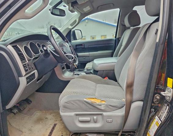 Photo 7 from auction – 2011 TOYOTA TUNDRA DOU with VIN 5TFUM5F16BX021867
