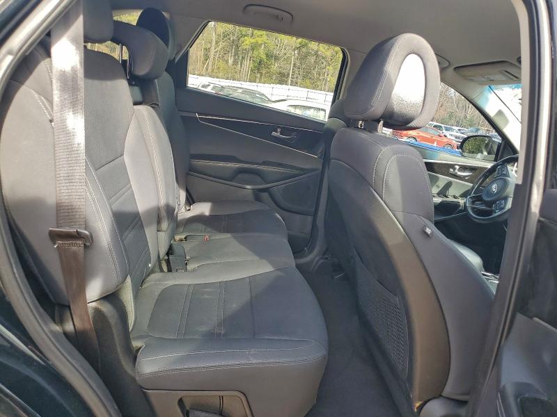 Photo 11 from auction – 2016 KIA SORENTO LX with VIN 5XYPG4A36GG112705