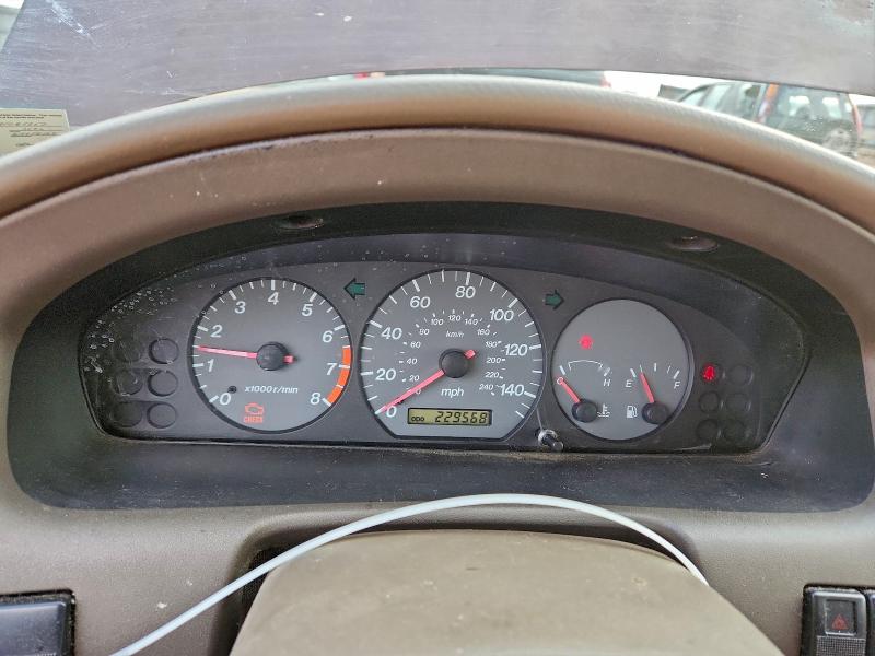 Photo 9 from auction – 2002 MAZDA 626 LX with VIN 1YVGF22C025305157
