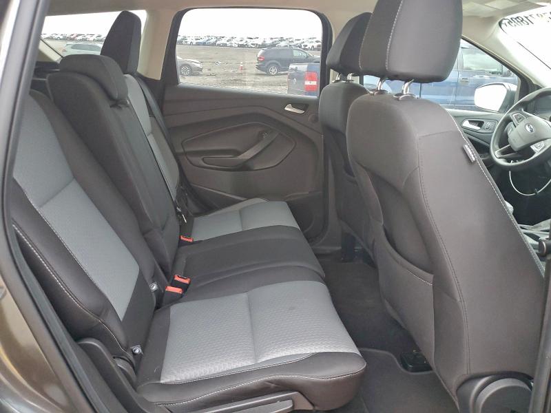 Photo 11 from auction – 2017 FORD ESCAPE SE with VIN 1FMCU0GD4HUD26314