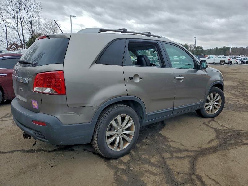 Photo 3 from auction – 2011 KIA SORENTO BA with VIN 5XYKTDA20BG100765