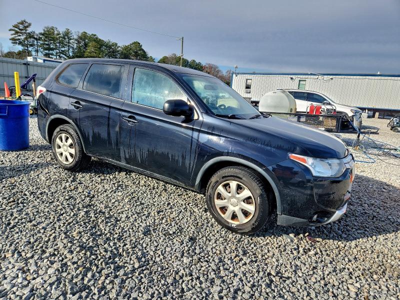 Photo 4 from auction – 2015 MITSUBISHI OUTLANDER with VIN JA4AD2A34FZ002975