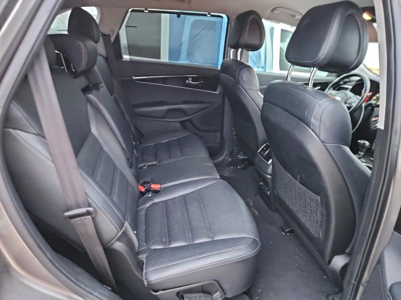 Photo 10 from auction – 2016 KIA SORENTO EX with VIN 5XYPHDA59GG112048