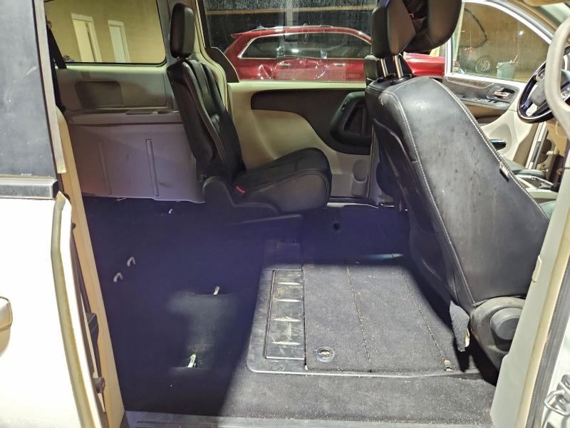 Photo 11 from auction – 2012 CHRYSLER TOWN & COU with VIN 2C4RC1BGXCR305983