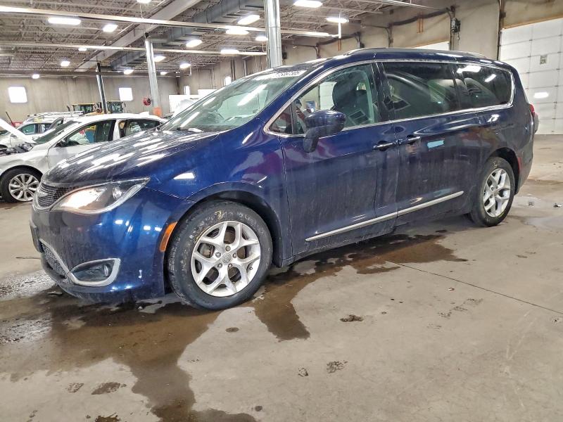 CHRYSLER PACIFICA T 2017 with VIN 2C4RC1BG4HR542346 - Photo from auction