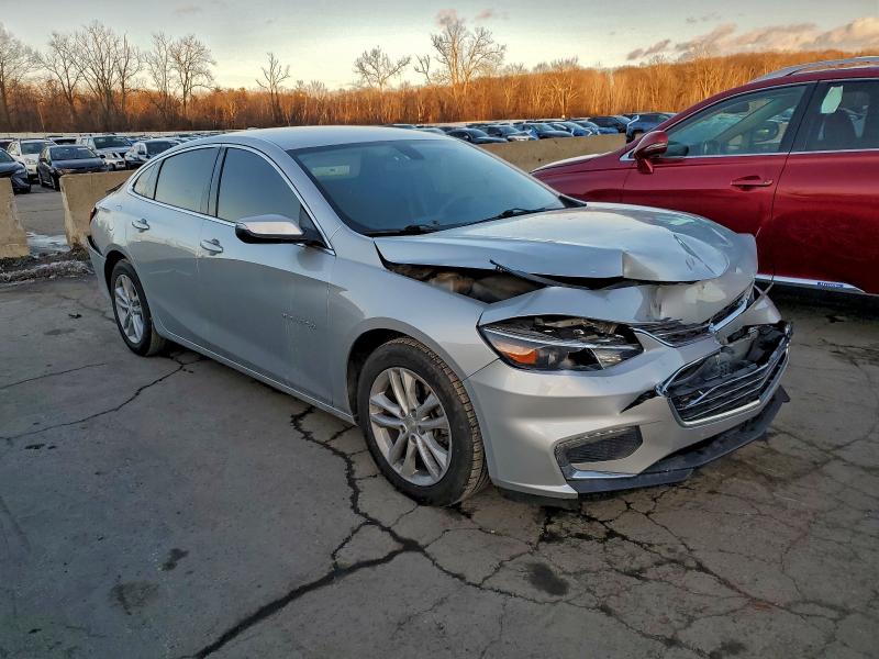 Photo 4 from auction – 2018 CHEVROLET MALIBU LT with VIN 1G1ZD5ST4JF176301