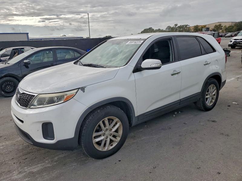 Photo 1 from auction – 2015 KIA SORENTO LX with VIN 5XYKT3A64FG644074